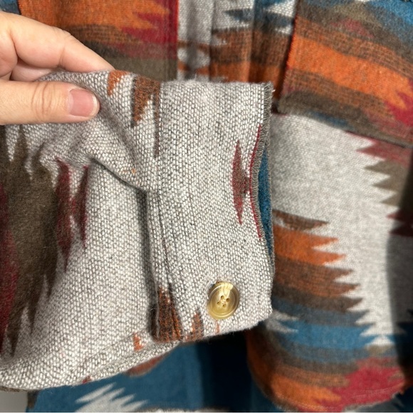 Mulla "Jackson" shacket, size Sm., Aztec print, hi-lo, raw edge, blue/rust - Picture 4 of 9